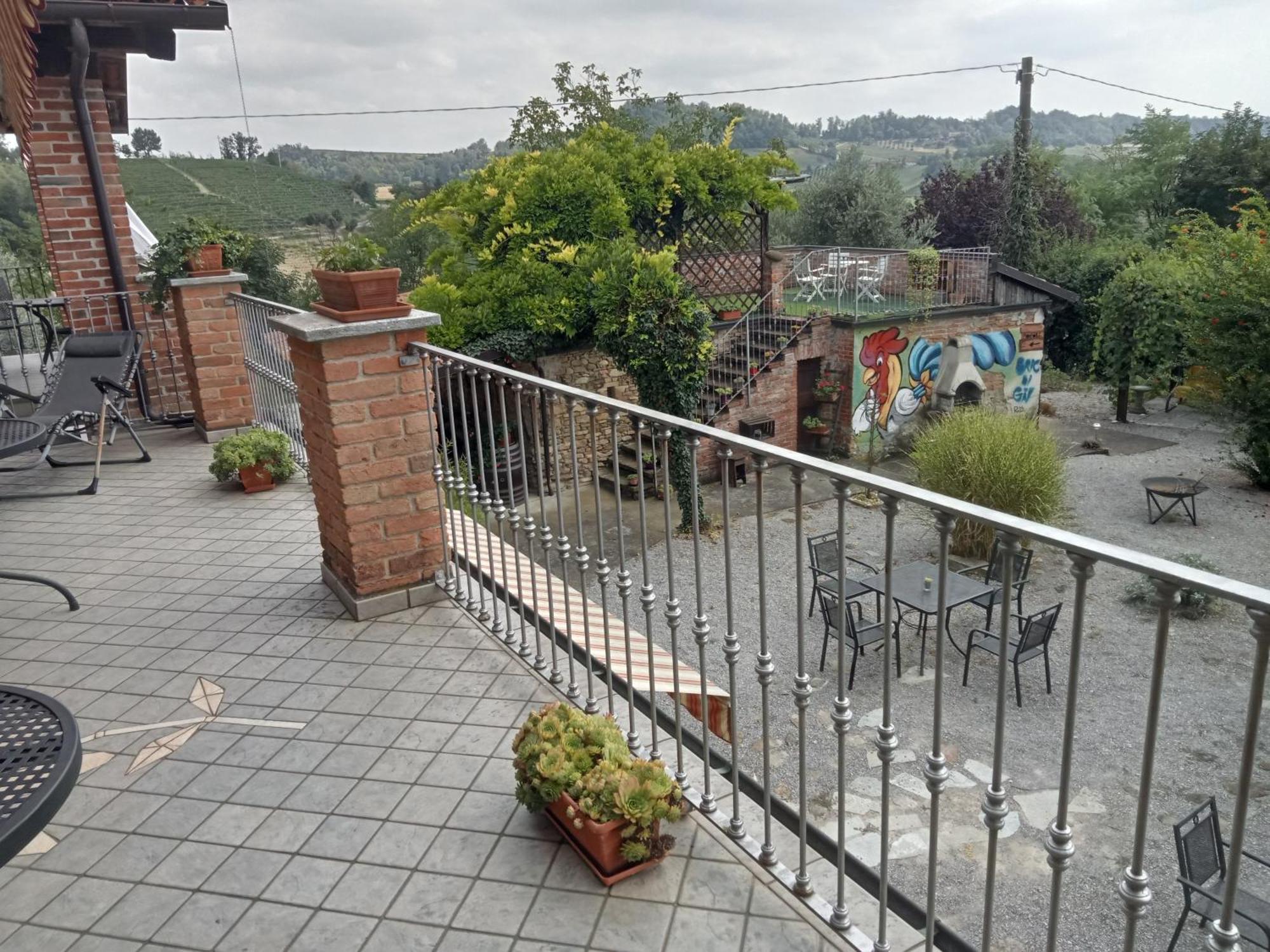 Agriturismo Bric Di Gai Monforte dʼAlba Δωμάτιο φωτογραφία