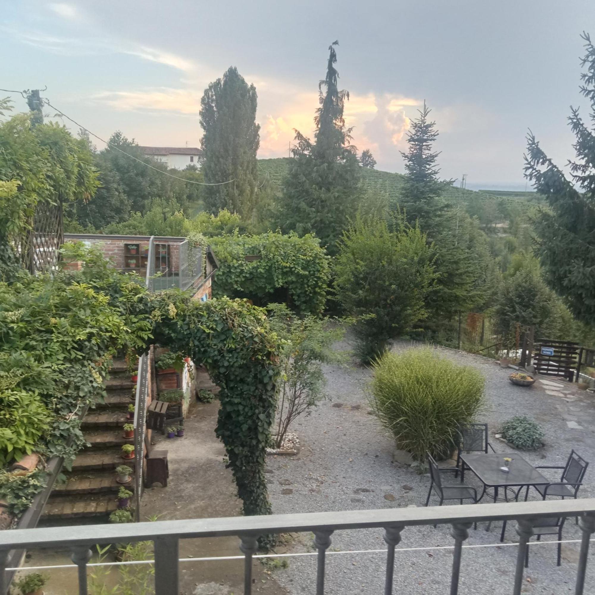 Agriturismo Bric Di Gai Monforte dʼAlba Εξωτερικό φωτογραφία