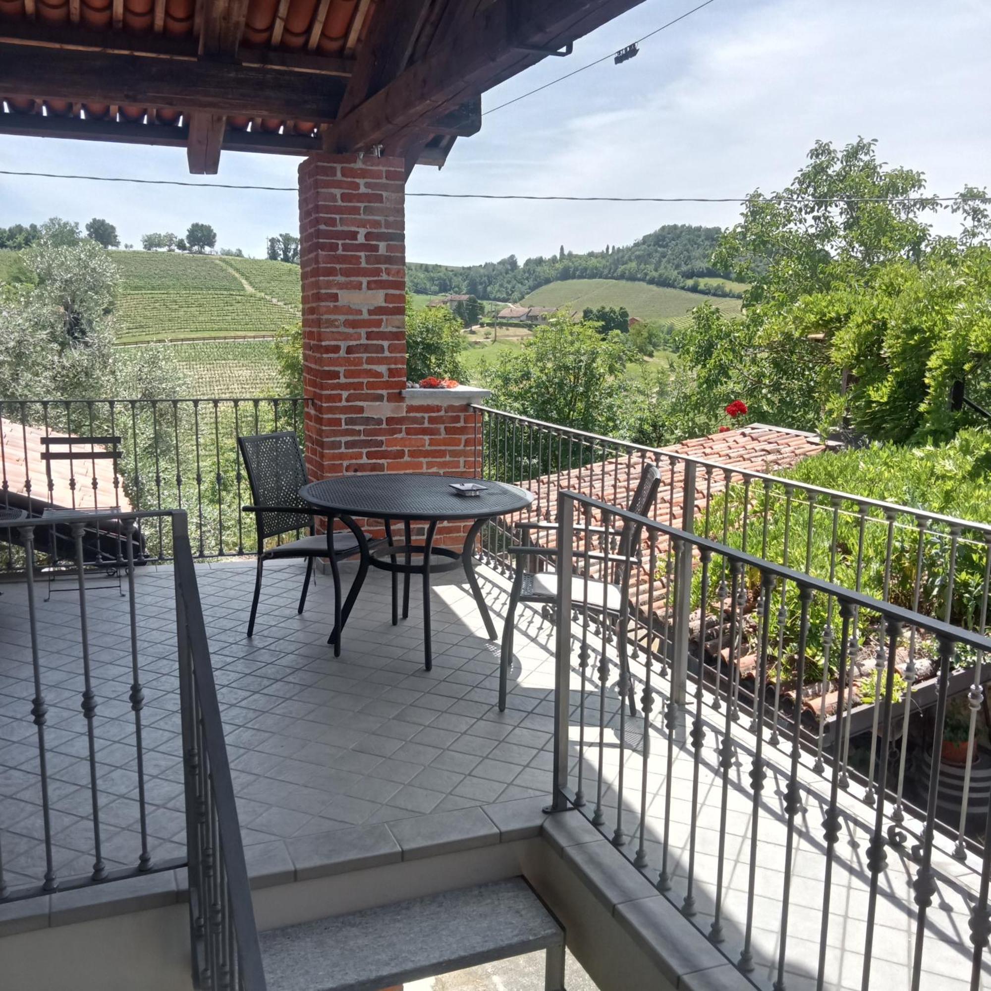 Agriturismo Bric Di Gai Monforte dʼAlba Εξωτερικό φωτογραφία